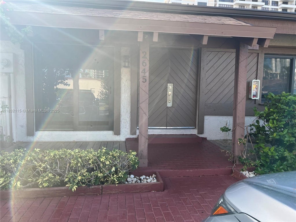 2645 S Parkview Dr 2645, Hallandale Beach