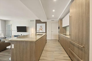 Photo of Listing #A11831387