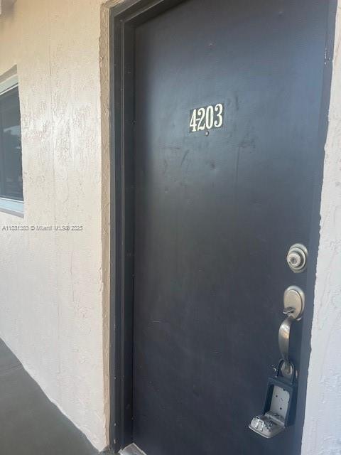 9917 W Okeechobee Rd 203, Hialeah Gardens