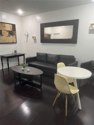 Photo of Listing #A11832007