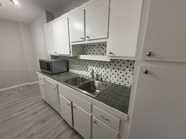 2 of 15 - 4200 Hillcrest Dr 505, Hollywood, FL