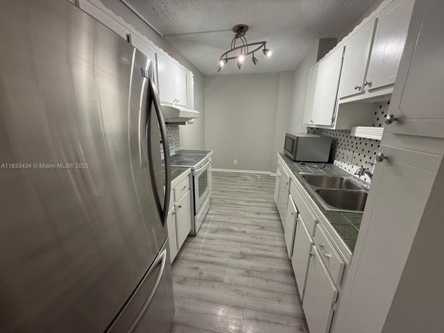 5 of 15 - 4200 Hillcrest Dr 505, Hollywood, FL