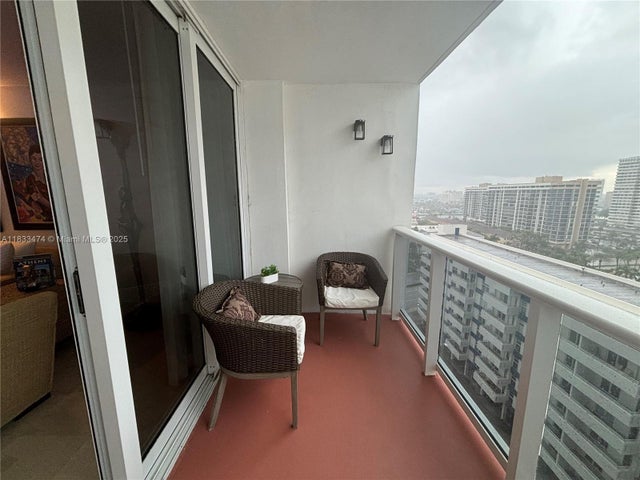 2 of 18 - 3140 S Ocean Dr 1207, Hallandale Beach, FL