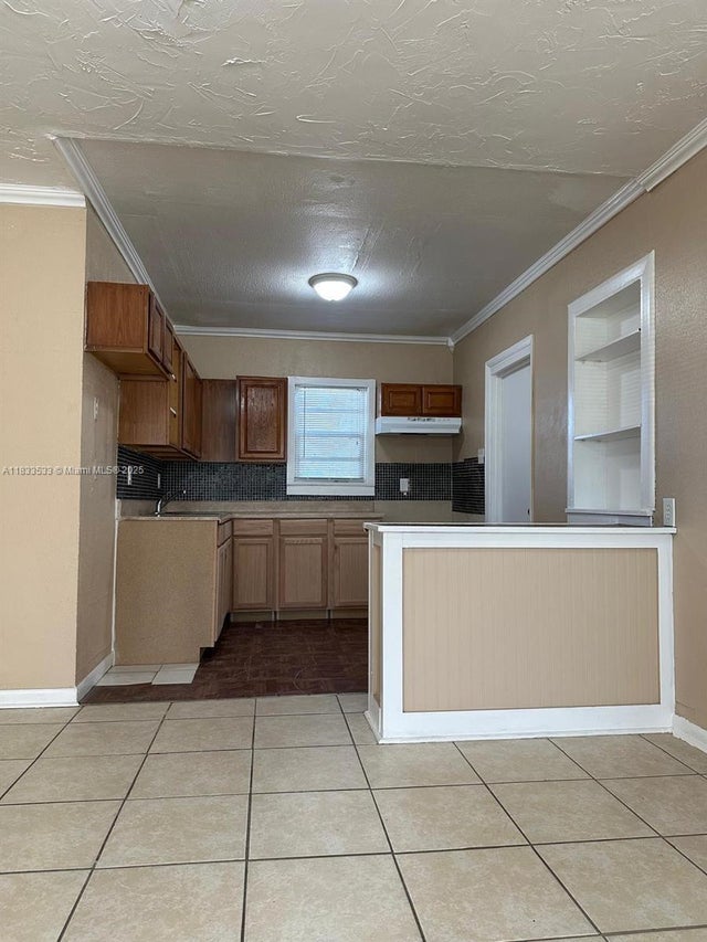 5 of 23 - 221 W 27th St 221, Riviera Beach, FL