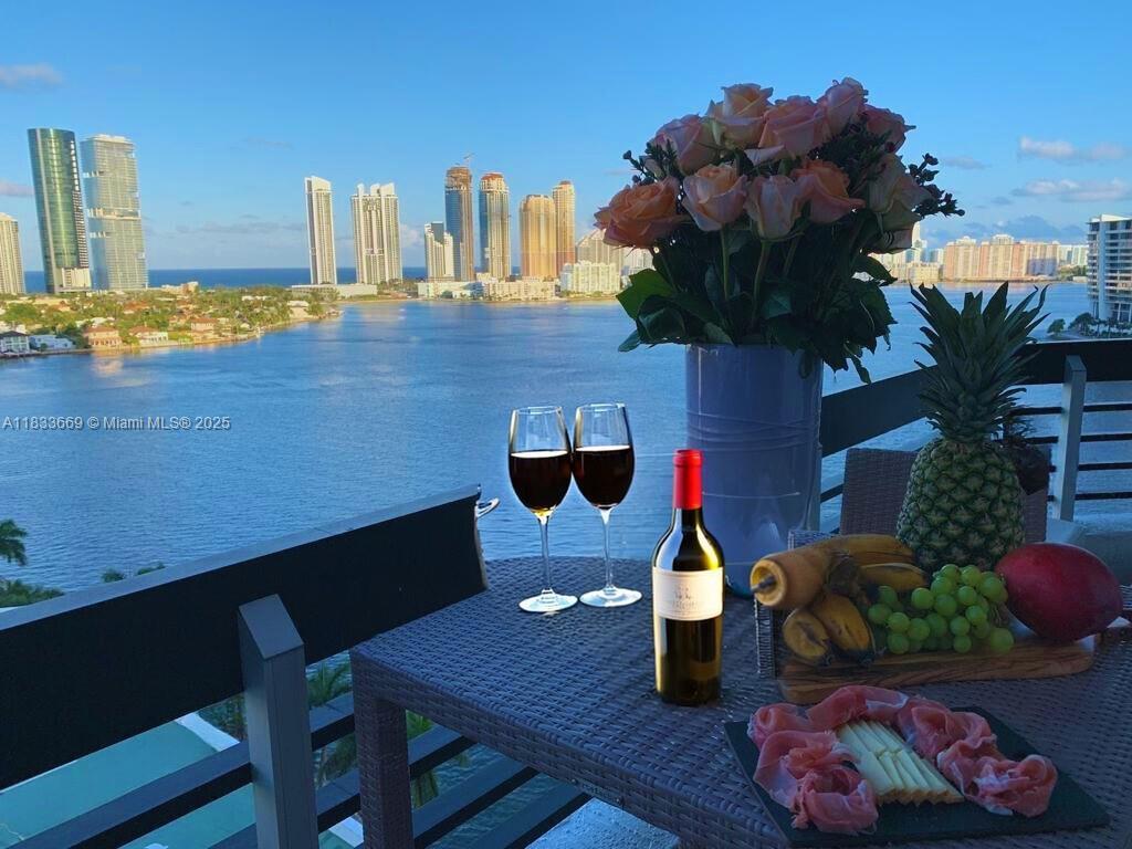 3530 Mystic Pointe Dr 1714, Aventura