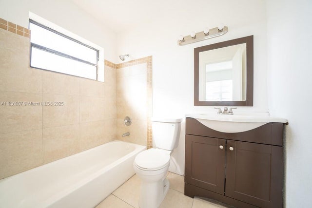 4 of 12 - 417 Nw 2nd Ave 3, Hallandale Beach, FL
