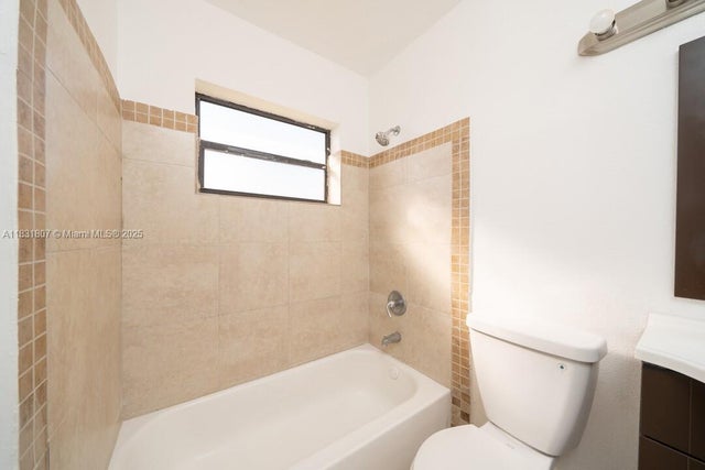 5 of 12 - 417 Nw 2nd Ave 3, Hallandale Beach, FL