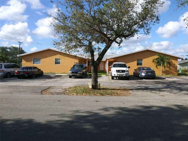 1 of 1 - 6147 Arthur St 6, Hollywood, FL