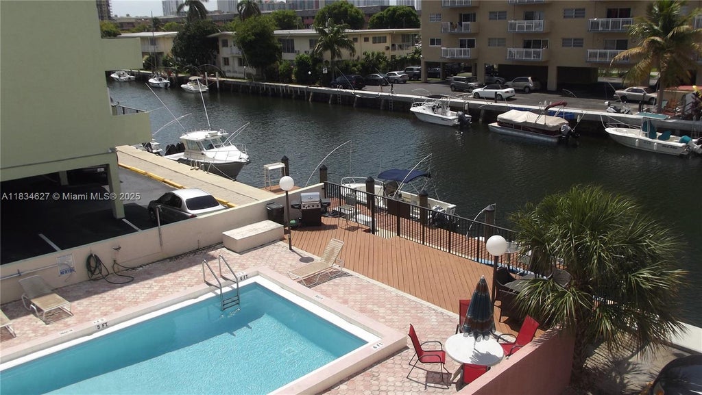 3582 Ne 171st St 305, North Miami Beach