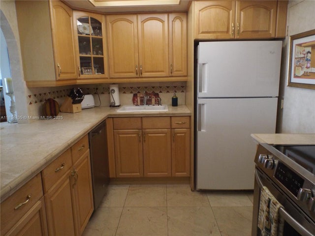 2 of 5 - 500 Three Islands Blvd 613, Hallandale Beach, FL