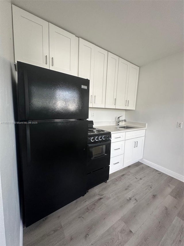 4 of 15 - 116 Se 9th Ct 2, Hallandale Beach, FL