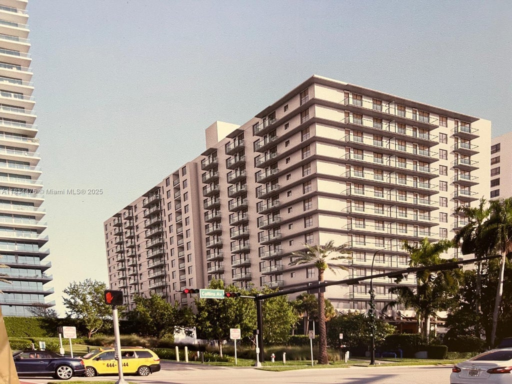 10185 Collins Ave 208, Bal Harbour