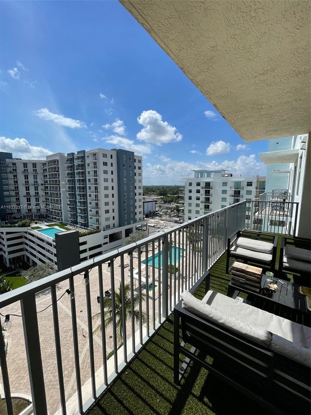 4 of 9 - 140 S Dixie Hwy 1016, Hollywood, FL