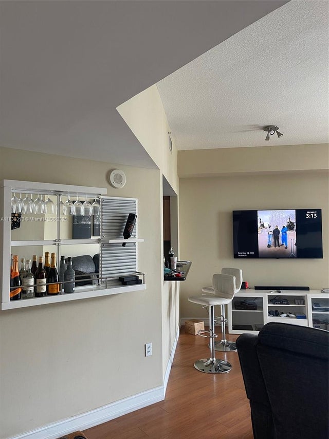 5 of 9 - 140 S Dixie Hwy 1016, Hollywood, FL