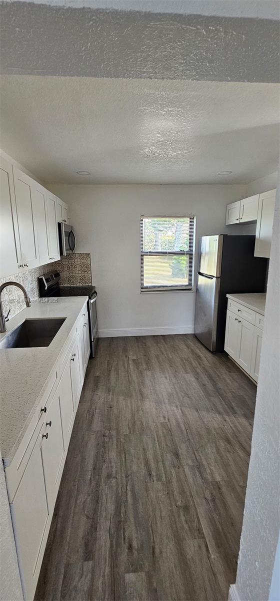 2 of 22 - 915 Avenue M, Fort Pierce, FL