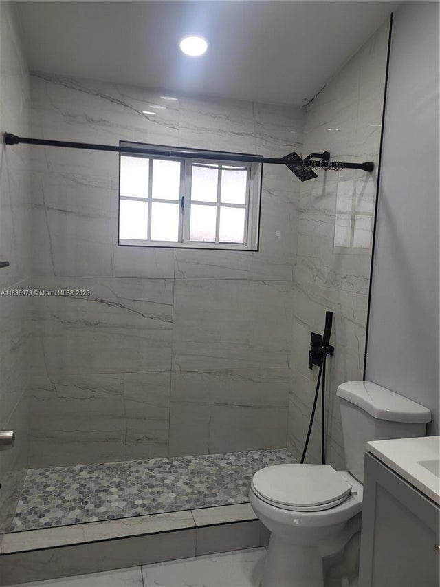 5 of 8 - 500 Ne 3rd St 114, Hallandale Beach, FL