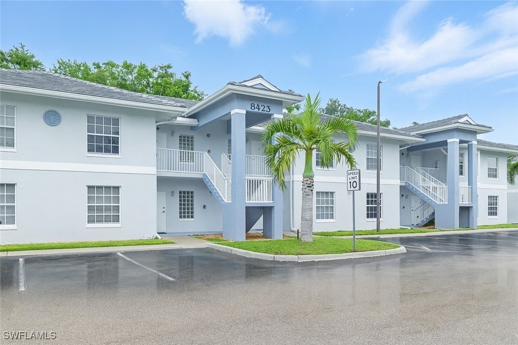 8423 Bernwood Cv Loop 401, Fort Myers