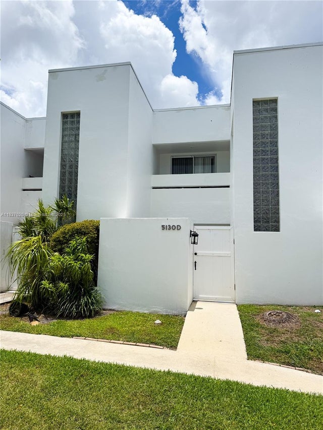 1 of 28 - 5130 Elmhurst Rd D, West Palm Beach, FL