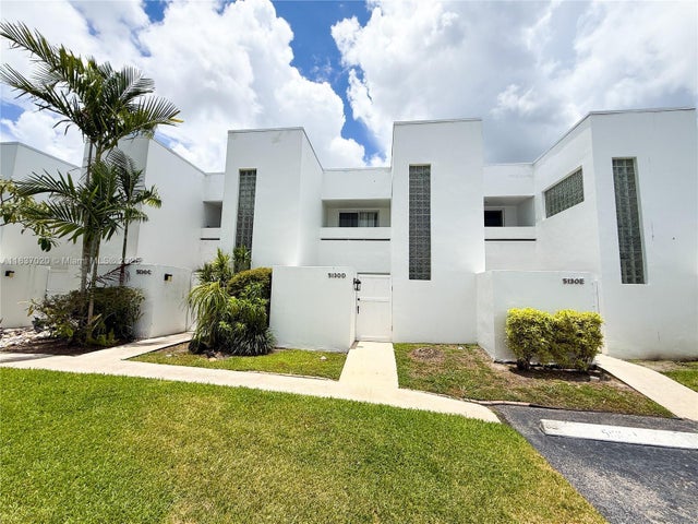 2 of 28 - 5130 Elmhurst Rd D, West Palm Beach, FL