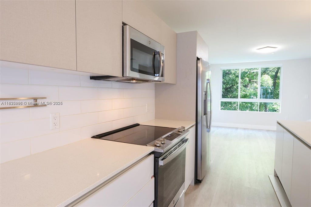 2555 Ne 193rd St 2223, Miami