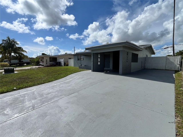 2 of 30 - 2854 Sw 4th Pl, Fort Lauderdale, FL