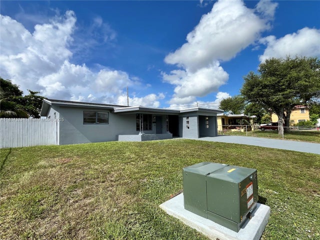 3 of 30 - 2854 Sw 4th Pl, Fort Lauderdale, FL