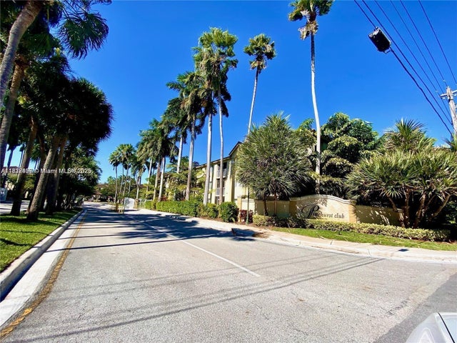 3 of 4 - 410 S Park Rd 1-208, Hollywood, FL