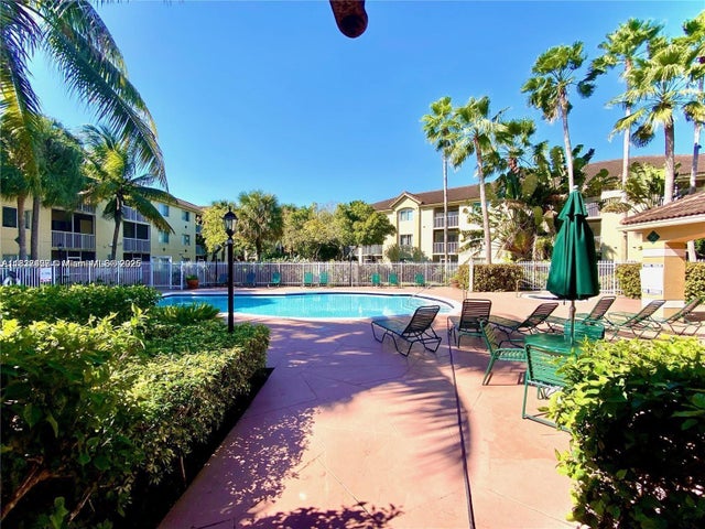 4 of 4 - 410 S Park Rd 1-208, Hollywood, FL