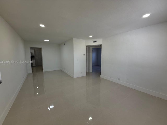 4 of 21 - 1494 W 34th St, Riviera Beach, FL