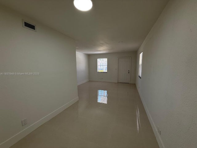 5 of 21 - 1494 W 34th St, Riviera Beach, FL