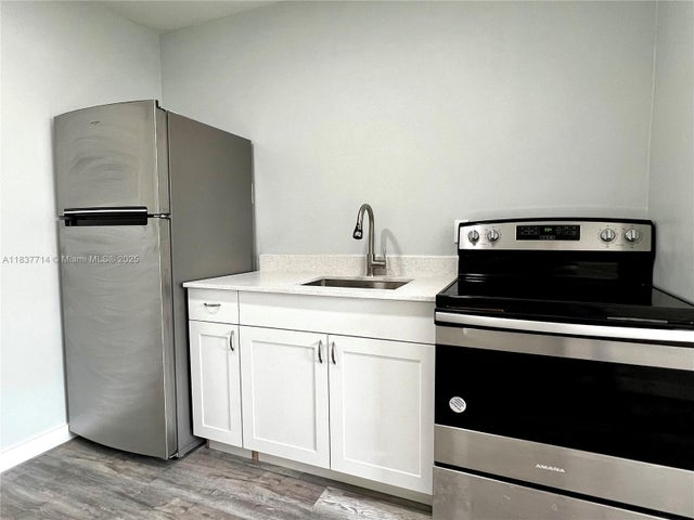 1 of 16 - 808 Nw 7th Ter 4, Hallandale Beach, FL