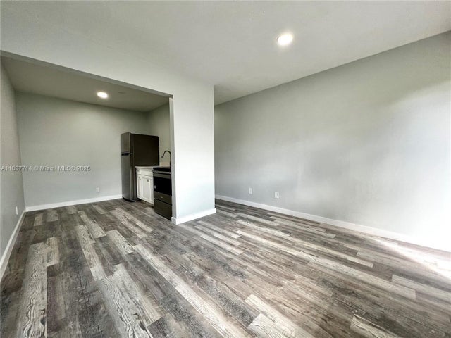 3 of 16 - 808 Nw 7th Ter 4, Hallandale Beach, FL