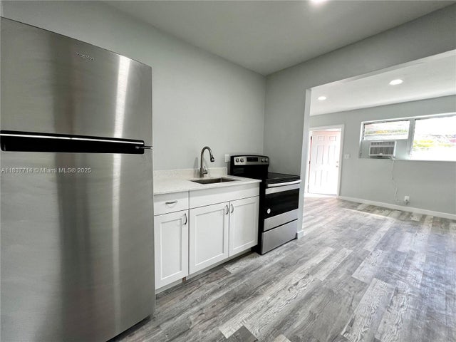 5 of 16 - 808 Nw 7th Ter 4, Hallandale Beach, FL