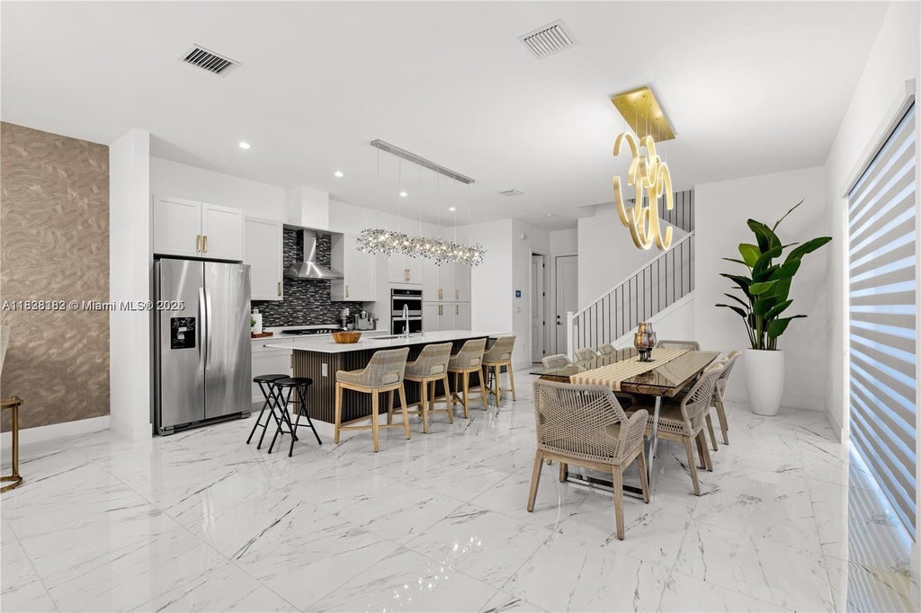 4374 Nw 81st Ave, Doral