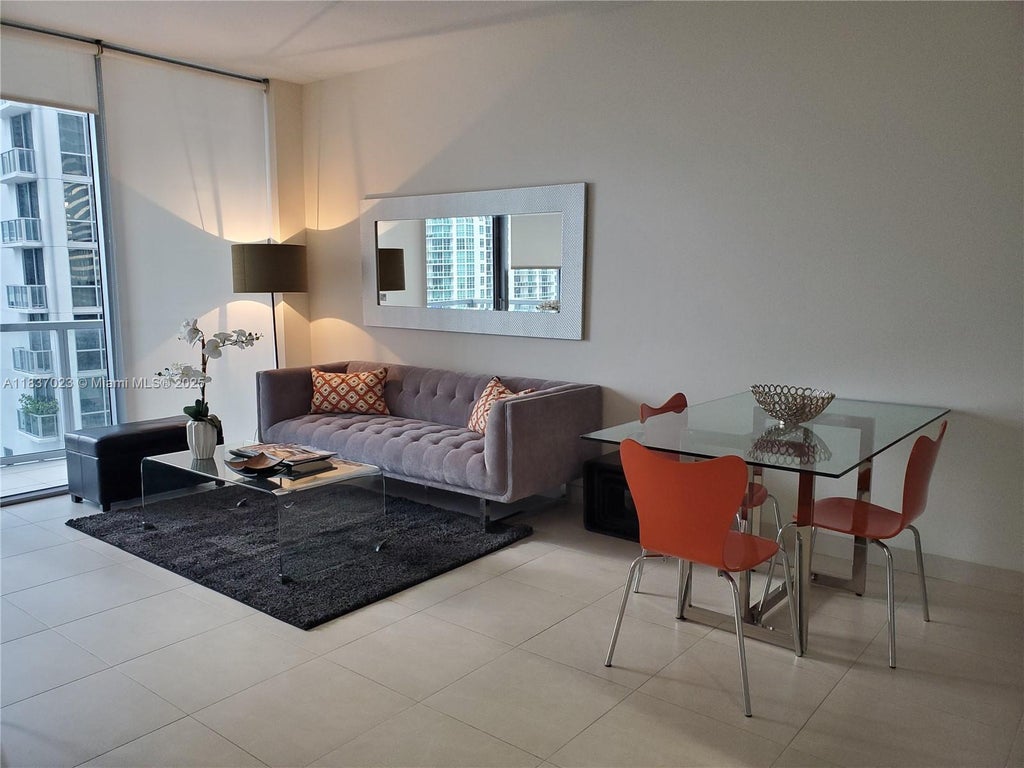 1050 Brickell Ave 1604, Miami