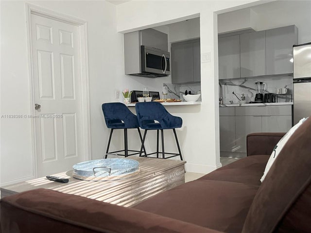 2 of 10 - 1040 Sw 28th St 1, Fort Lauderdale, FL