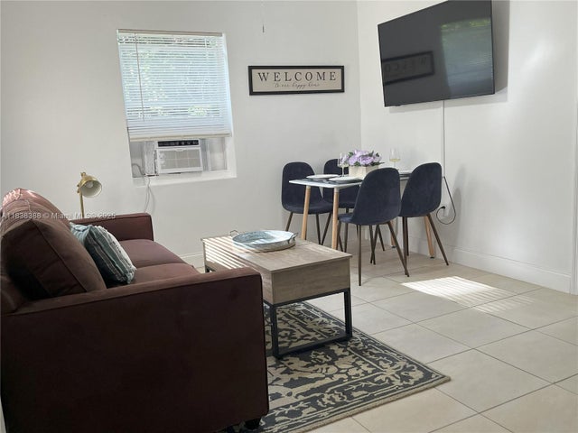 4 of 10 - 1040 Sw 28th St 1, Fort Lauderdale, FL