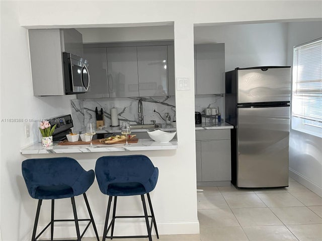 5 of 10 - 1040 Sw 28th St 1, Fort Lauderdale, FL