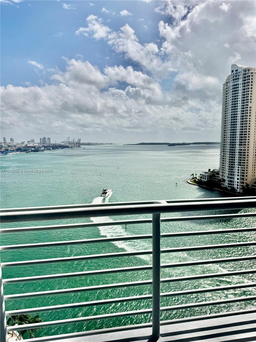 325 S Biscayne Blvd 2226, Miami