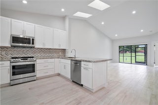 Photo of Listing #A11832542