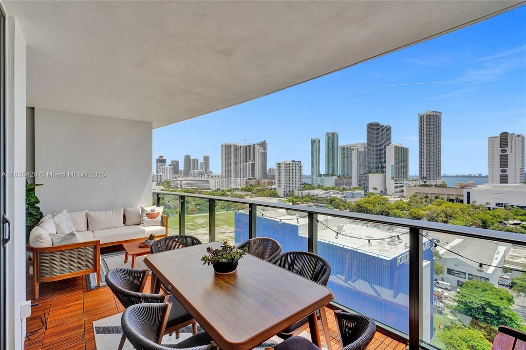 1600 Ne 1st Ave 1105, Miami