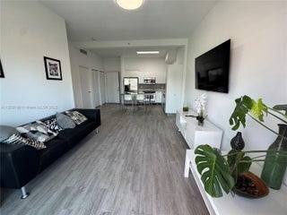 Photo of Listing #A11839199