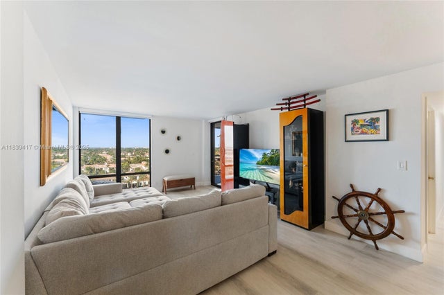5 of 15 - 1600 S Ocean Dr 10e, Hollywood, FL