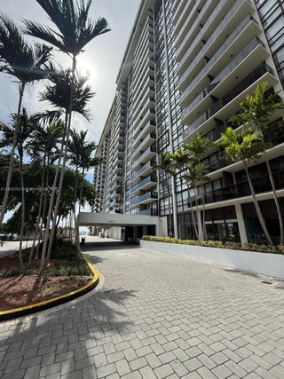 Photo of Listing #A11840763