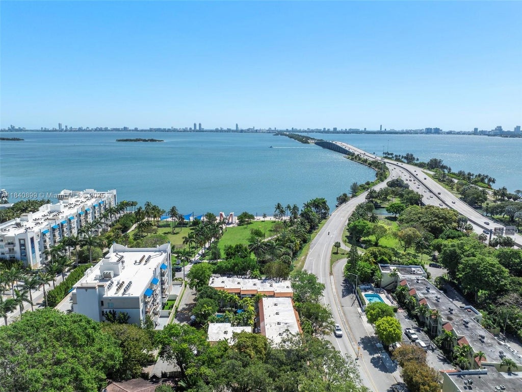 523 Ne 38th St 6, Miami