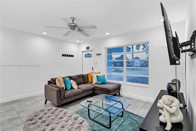 1 of 29 - 1165 Sw 4th Ter 1/2, Pompano Beach, FL