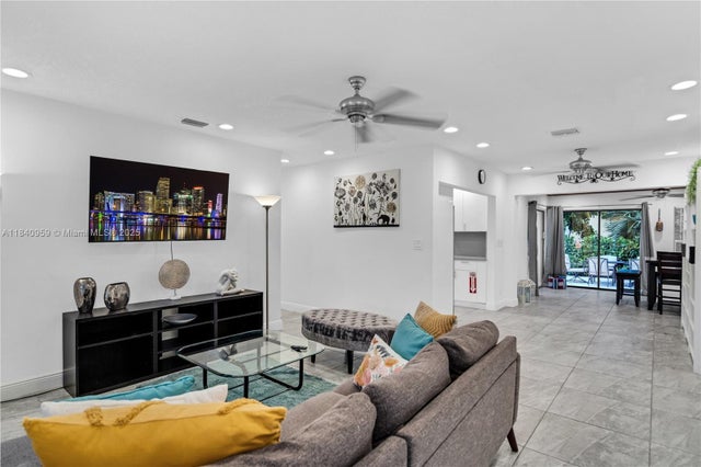 2 of 29 - 1165 Sw 4th Ter 1/2, Pompano Beach, FL