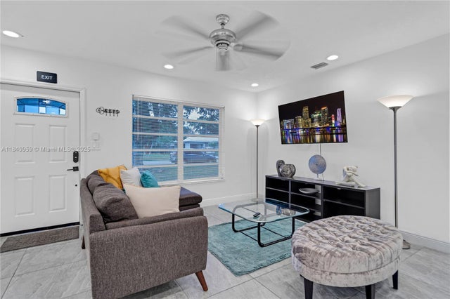 3 of 29 - 1165 Sw 4th Ter 1/2, Pompano Beach, FL