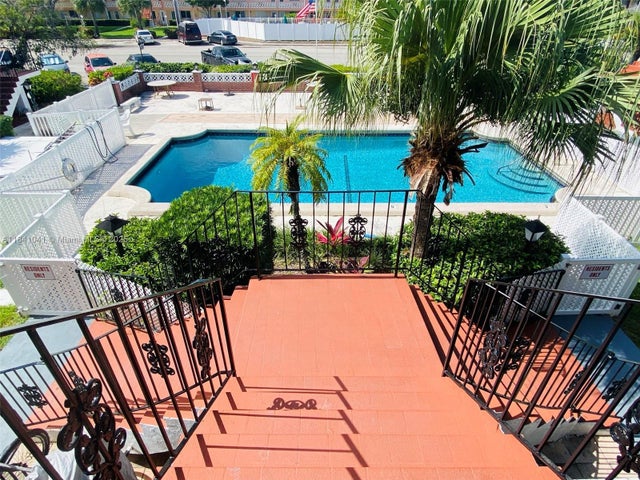 4 of 37 - 1100 Atlantic Shores Blvd 404, Hallandale Beach, FL