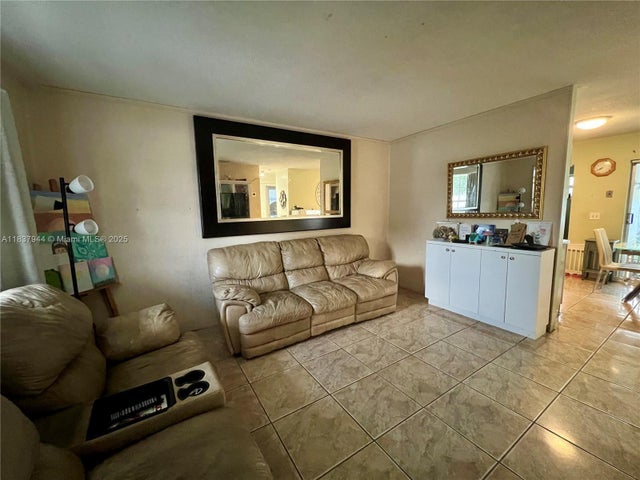 3 of 16 - 200 Sw 11th St 2-2, Hallandale Beach, FL